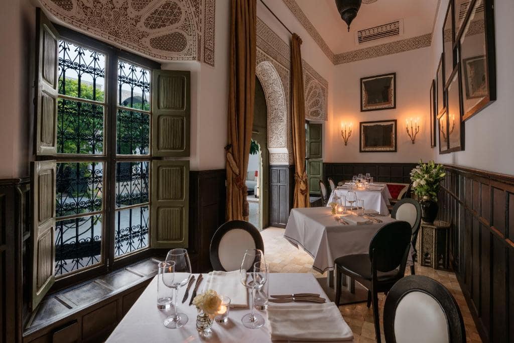 La salle du Trou au Mur, la table du riad