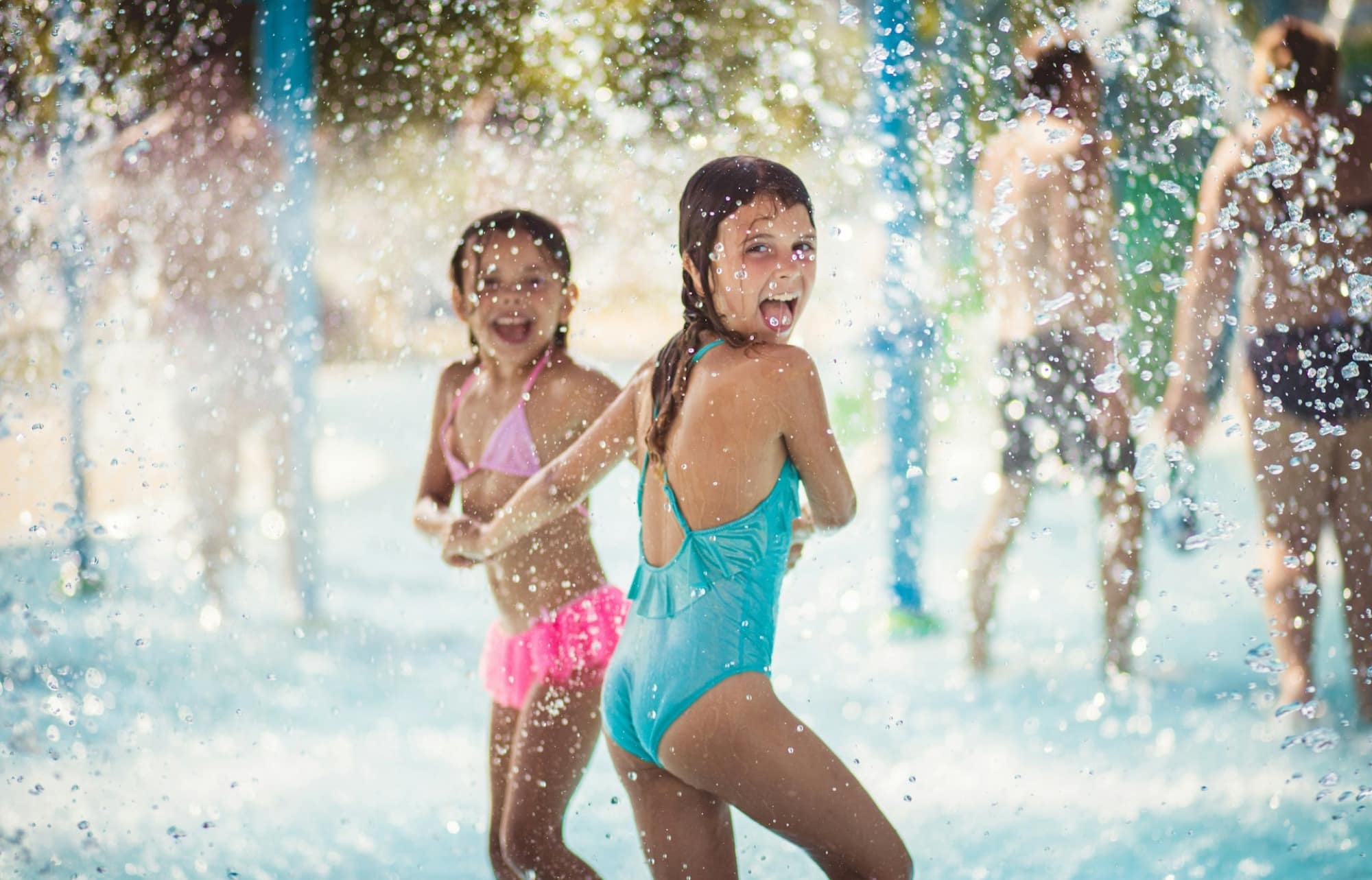 Jeux d'eau dans un parc aquatique de Marrakech
