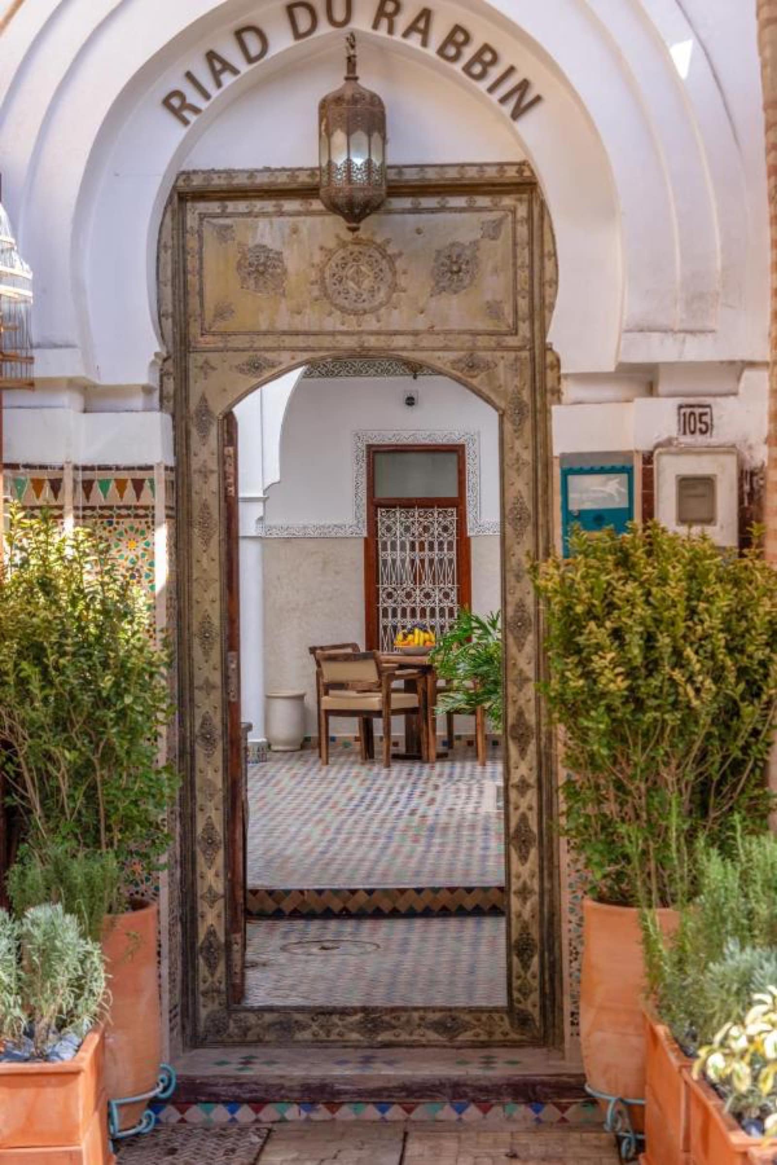 L'entrée signée, au numéro 105 de la rue Souika