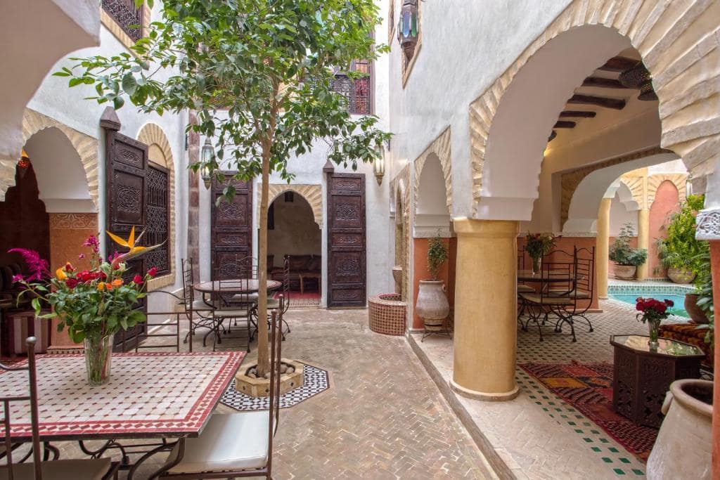 Les patios plantés où se prend le petit-déjeuner