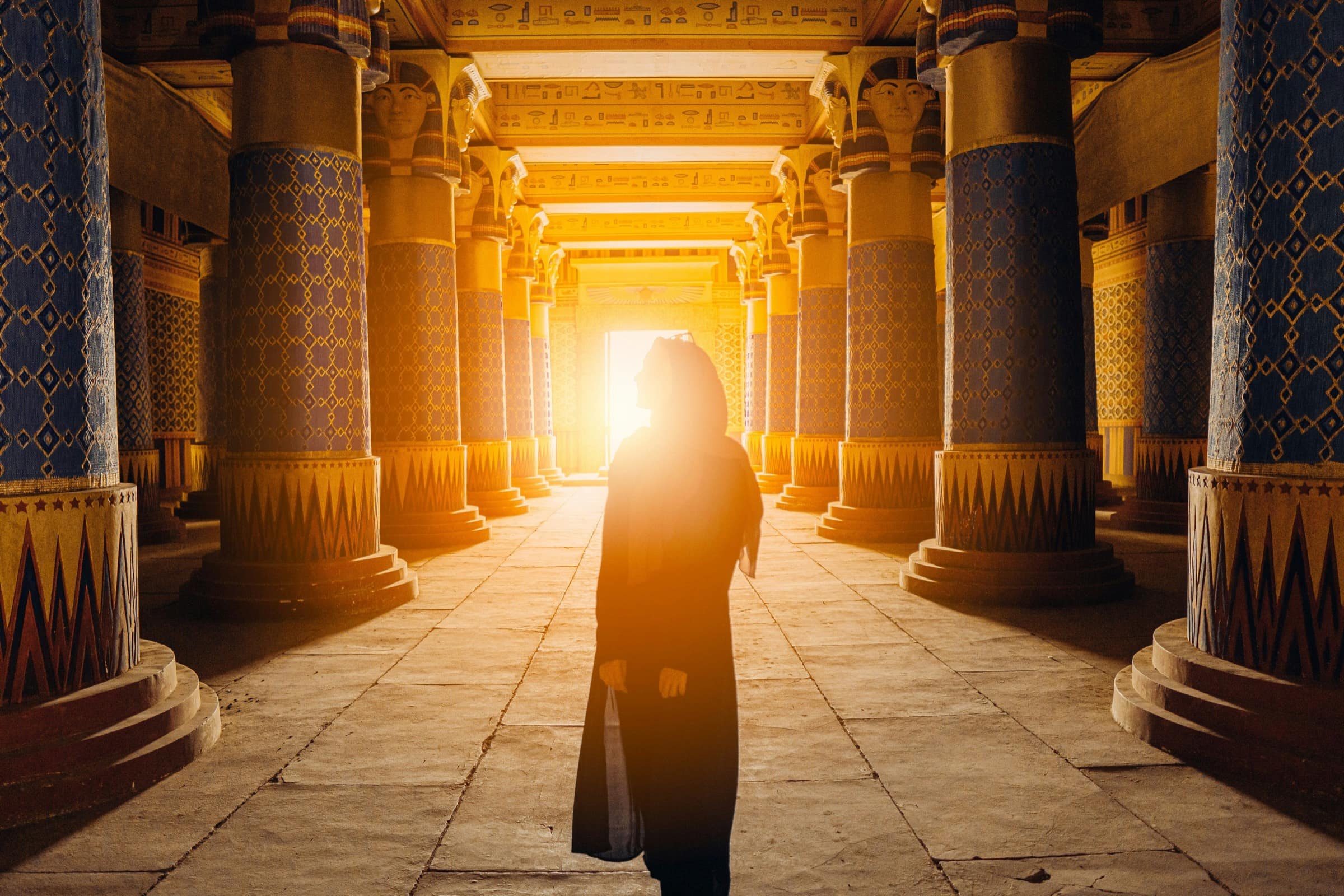 Un décor de temple dans les studios de Ouarzazate.